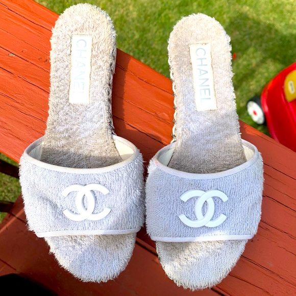 Chanel French Terry cloth pool chain bed slides grey white 37.5 - Picture 1 of 11